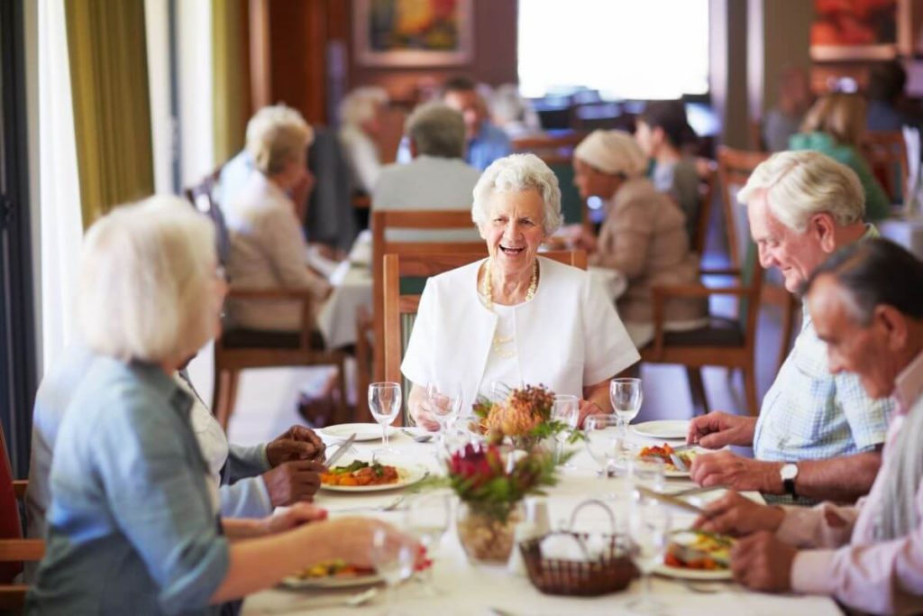 Senior Dining Options at HearthStone Leesburg Assisted Living