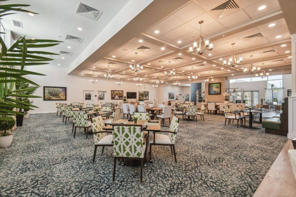 hearthstone at nona lakes dining area