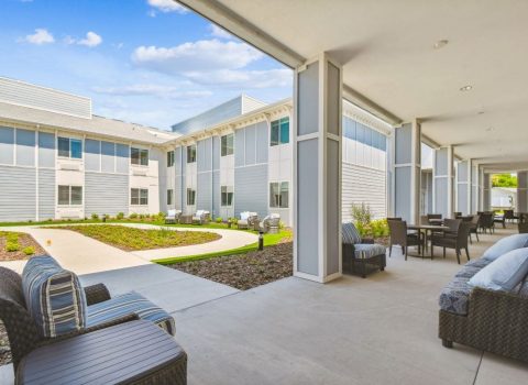 Courtyard at the Hearthstone at Leesburg